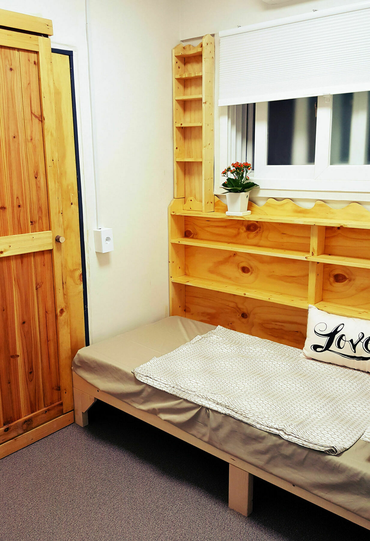 Lvia Guesthouse Сеул Екстериор снимка